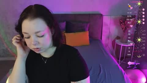 Snapshot of booty_vlada chatting on February 15, 5:37 am Vlada online show from February 15, 5:37 am