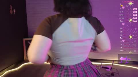 Snapshot of booty_vlada chatting on February 25, 6:12 am Vlada online show from February 25, 6:12 am