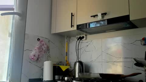 Klaras room online show from May 4, 9:27 am