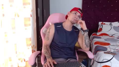 booyhott_ online show from October 26, 6:25 pm