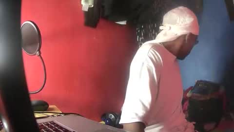 Snapshot of boss_playa98 chatting on February 25, 12:25 am boss_playa98 online show from February 25, 12:25 am