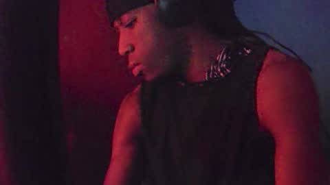 Snapshot of boss_playa98 chatting on October 7, 8:11 am boss_playa98 online show from October 7, 8:11 am