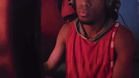 Snapshot of boss_playa98 chatting on October 15, 8:36 am boss_playa98 online show from October 15, 8:36 am