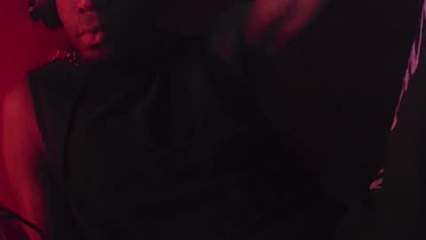 Snapshot of boss_playa98 chatting on October 20, 9:43 am boss_playa98 online show from October 20, 9:43 am