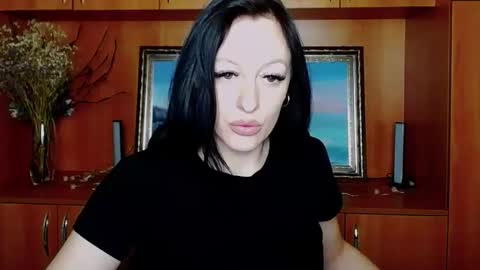 Lara online show from January 10, 1:35 pm