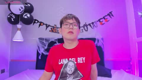 boy2boy_aheat online show from October 18, 12:17 pm
