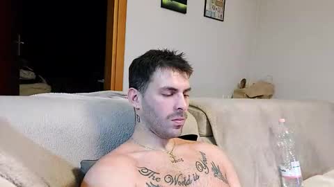 Snapshot of boy_aroundtheworld chatting on October 31, 2:45 am Dan online show from October 31, 2:45 am