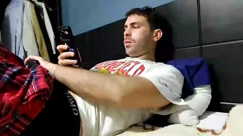 Snapshot of boy_aroundtheworld chatting on November 4, 2:21 am Dan online show from November 4, 2:21 am