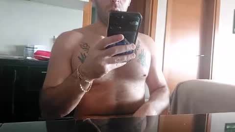 Snapshot of boy_aroundtheworld chatting on November 21, 10:25 am Dan online show from November 21, 10:25 am