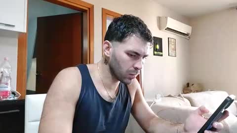 Snapshot of boy_aroundtheworld chatting on November 30, 1:59 pm Dan online show from November 30, 1:59 pm