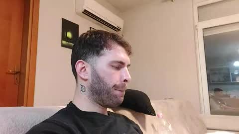 Snapshot of boy_aroundtheworld chatting on December 4, 4:27 pm Dan online show from December 4, 4:27 pm