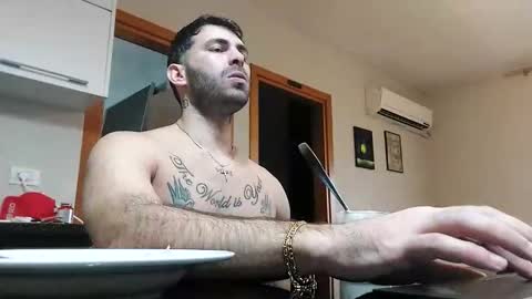 Snapshot of boy_aroundtheworld chatting on December 5, 2:25 pm Dan online show from December 5, 2:25 pm