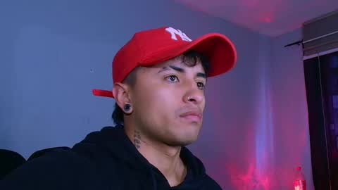 boy_nauthy online show from November 17, 6:35 pm