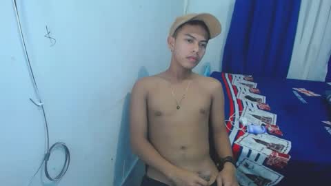 boyax16 online show from December 28, 12:56 pm