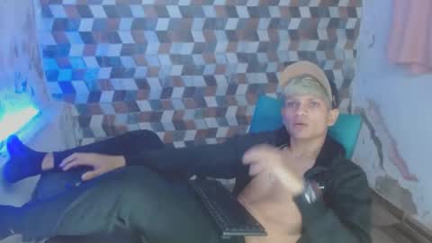 jhon deivis online show from December 3, 6:48 am