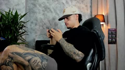 Snapshot of boyc02_ chatting on November 29, 1:14 pm boyc02_ online show from November 29, 1:14 pm