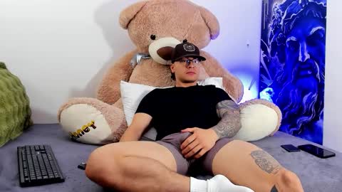 boyc02_ online show from January 15, 3:49 pm