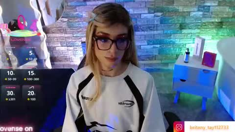 boyfox_tay online show from September 22, 3:41 am