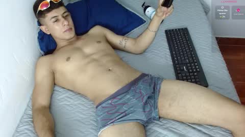 Snapshot of boyg_hots chatting on October 21, 9:48 pm boyg_hots online show from October 21, 9:48 pm