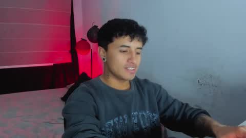 Snapshot of boylatin_777 chatting on December 30, 3:25 am miguel online show from December 30, 3:25 am