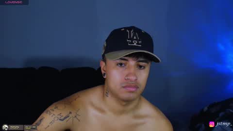 Snapshot of boylatin_777 chatting on November 5, 2:17 pm miguel online show from November 5, 2:17 pm