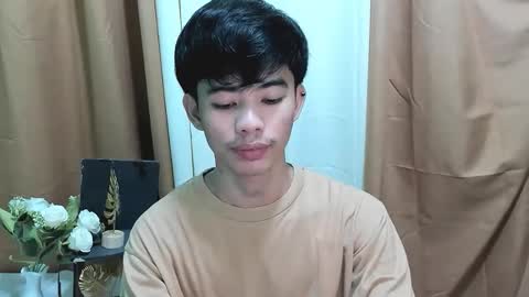 HI IM JAMES DONT FORGET GIVE ME THUMBS UP AND JOIN TO MY FANCLUB online show from November 2, 4:42 pm