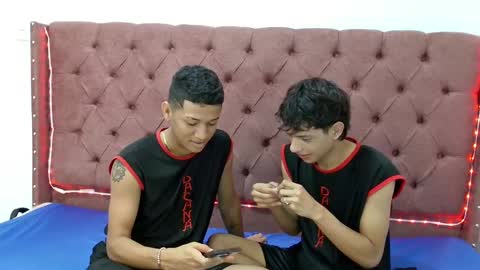 ALEX - TAYLER  -MIKE online show from January 17, 1:56 pm