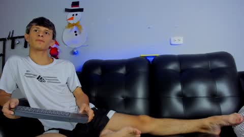 Paul and Max online show from December 7, 8:27 pm