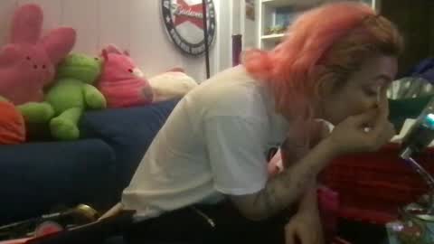 boywithbug online show from February 2, 1:23 am