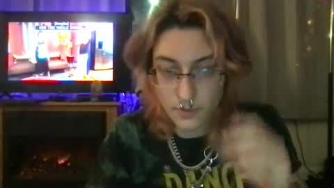 boywithbug online show from March 7, 12:04 am