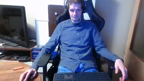 Snapshot of bponie1 chatting on December 7, 11:12 pm bponie1 online show from December 7, 11:12 pm