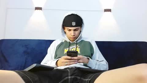 Snapshot of br4ndon_cooper chatting on October 10, 4:17 pm Brandon online show from October 10, 4:17 pm