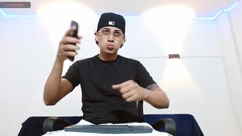 Snapshot of br4ndon_cooper chatting on November 1, 7:49 pm Brandon online show from November 1, 7:49 pm