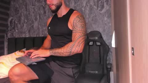 Snapshot of brad1_ chatting on November 7, 11:16 pm instagramBrad mayers1twittermayersbrad online show from November 7, 11:16 pm