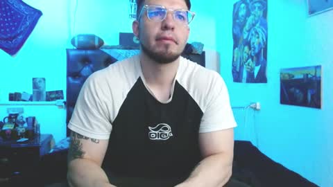 Snapshot of brad_hot_boy chatting on December 5, 3:20 pm brad hot boy online show from December 5, 3:20 pm