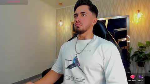 Snapshot of brad_summer chatting on November 19, 5:24 pm brad summer online show from November 19, 5:24 pm