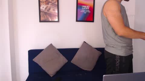 Snapshot of bradandjenn chatting on January 25, 2:47 pm Your favorite couple and the best butt on Chatur online show from January 25, 2:47 pm