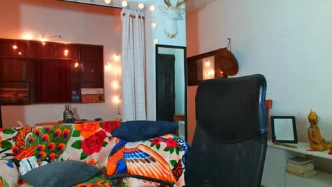 Snapshot of bradley_martinez chatting on February 2, 4:05 am Bradley Martinez online show from February 2, 4:05 am