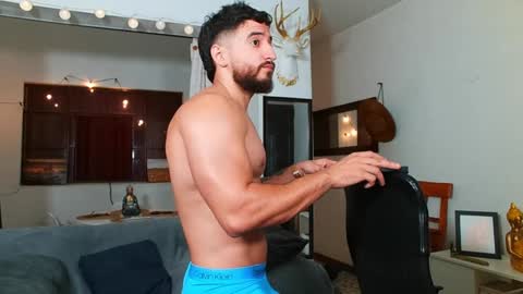 Snapshot of bradley_martinez chatting on February 3, 10:54 pm Bradley Martinez online show from February 3, 10:54 pm