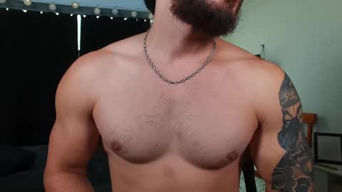 Snapshot of bradley_martinez chatting on February 7, 1:53 pm Bradley Martinez online show from February 7, 1:53 pm