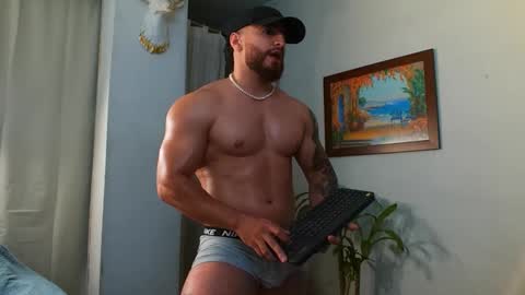 Snapshot of bradley_martinez chatting on February 16, 11:45 pm Bradley Martinez online show from February 16, 11:45 pm