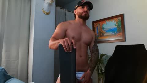 Snapshot of bradley_martinez chatting on February 17, 11:11 pm Bradley Martinez online show from February 17, 11:11 pm