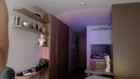 Snapshot of bradley_muscle chatting on September 18, 11:18 pm Bradley online show from September 18, 11:18 pm