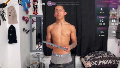 Snapshot of bradley_strong_ chatting on December 16, 9:20 pm Bradley Strong online show from December 16, 9:20 pm