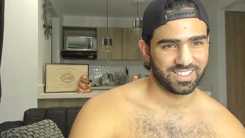 bradleymartin7 online show from January 4, 4:01 am