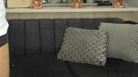 bradleymartin7 online show from January 10, 3:29 am