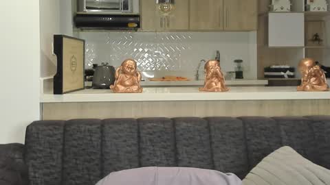 bradleymartin7 online show from January 18, 4:48 am