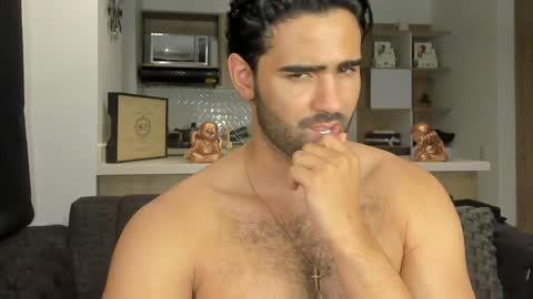 bradleymartin7 online show from January 22, 3:52 am