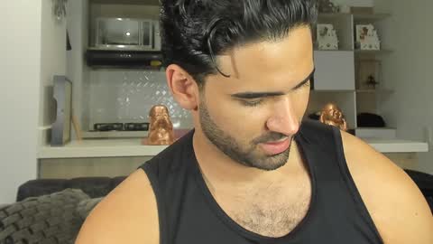 bradleymartin7 online show from January 29, 11:56 pm