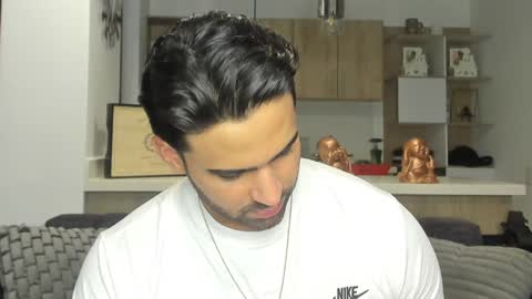 bradleymartin7 online show from February 3, 11:36 pm